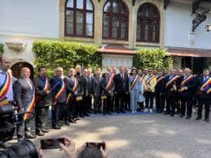 Nicolae Ciuca si primarii argeseni - 148 de ani de la înființarea Partidului Național Liberal. Premierul Nicolae Ciucă, la Vila Florica din Ștefănești
