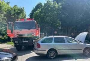 accident 1 - (VIDEO) Accident rutier cu 2 victime în Pitești! Trei mașini implicate