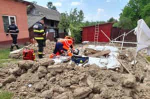 perete surpat e1685103827453 - Hârsești: Mort sub zidul casei bătrânești