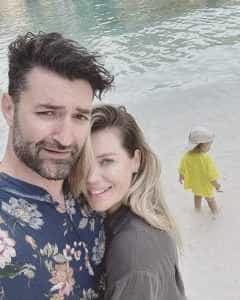 b0b0d0c2 f24d 4d13 bb88 de7cdf4e3275 - Zi mare pentru piteșteanul Smiley! El și Gina Pistol se căsătoresc