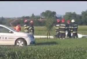 Un pilot a murit, după ce s-a prăbușit cu planorul lângă Aerodromul Ineu 1 un planor s a prabusit langa aerodromul ineu pilotul a murit 838243 e1685902604362 - Un pilot a murit, după ce s-a prăbușit cu planorul lângă Aerodromul Ineu