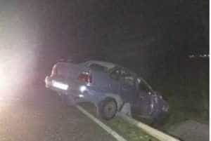 Inconștiență din partea unui tânăr din Bradu! Beat și fără permis, a intrat cu mașina într-un canal colector 1 Masina in sant noaptea - Inconștiență din partea unui tânăr din Bradu! Beat și fără permis, a intrat cu mașina într-un canal colector