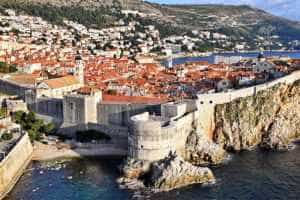 Pentru a reduce zgomotul. Primul oraș din Europa în care turiștii vor trebui să-și care în brațe trolerele 6 Sursă foto: tuktuk.ro.