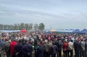 ”Sărbătoarea Narciselor”, sărbătoarea gospodarilor din Negrași! 2 Sursă foto: Facebook PSD Argeș.