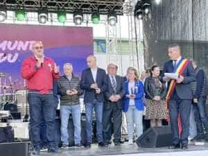 Mario Fresh și Antonia au cântat pentru brădeni, de ziua lor! 5 Bradu Ion Minziana - Mario Fresh și Antonia au cântat pentru brădeni, de ziua lor!