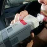 1 astazi ofer de 19 ani prins beat la volan - Agent de poliție al unui penitenciar, prins beat la volan. Avea o alcoolemie uriașă