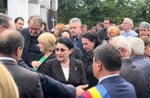 Ecaterina Andronescu - Constantin Nicolescu - înmormântat în aplauze! Mii de oameni pe ultimul drum al Președintelui