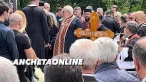Constantin Nicolescu - înmormântat în aplauze! Mii de oameni pe ultimul drum al Președintelui 1 Inmormantare Constantin Nicolescu - Constantin Nicolescu - înmormântat în aplauze! Mii de oameni pe ultimul drum al Președintelui