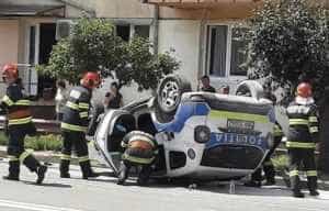 Mașină de poliție răsturnată, în urma unui accident în Sighișoara 1 Accident politist - Mașină de poliție răsturnată, în urma unui accident în Sighișoara