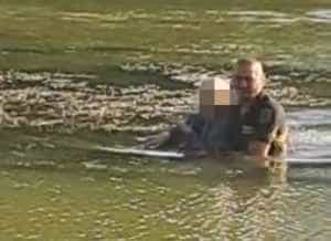Intervenție a Poliției Locale Pitești. Persoană salvată de la înec! 1 Sursă foto: Facebook Primăria Municipiului Pitești.