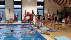 La Marcea Sport cursurile de înot inițiere continuă și pe timpul vacanței de vară 1 Marcea Sport înot