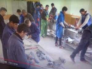 LICEUL TEHNOLOGIC AUTO CURTEA DE ARGEs instalatii 05 03 2017 - Meseria e brățară de aur! Alege Liceul Tehnologic Auto Curtea de Argeș!