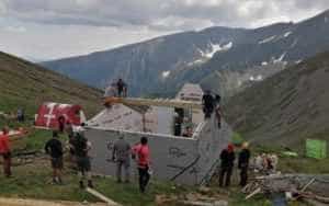 refugiu montan muntii fagaras 640x400 1 - Asociația Montană Carpați (AMC) montează un nou refugiu în Munții Făgăraș, la peste 2.000 de metri