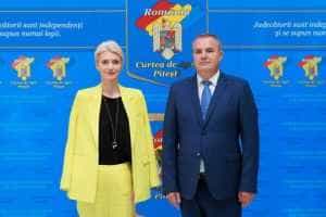 Ministrul Justiției: ”Magistrații mi-au pus în vedere necesitatea înființării unei noi instanțe la Mioveni. De acord!” 2 Sursă foto: Facebook Alina Gorghiu