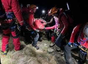 În gaşcă pe munte, dar s-a pierdut de grup! Intervenție nocturnă a salvamontiștilor argeșeni 4 67a0bc97 b078 4965 b733 463211bde4cb - În gaşcă pe munte, dar s-a pierdut de grup! Intervenție nocturnă a salvamontiștilor argeșeni