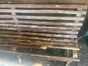 Azilele de bătrâni din Argeș au fost ținta comisiei de control! Mucegai și alimente expirate - printre alte nereguli descoperite! 2 banza azil - Azilele de bătrâni din Argeș au fost ținta comisiei de control! Mucegai și alimente expirate - printre alte nereguli descoperite!