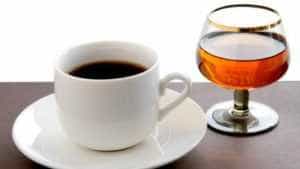 De ce este periculoasă căldura pentru cardiaci? Ce măsuri trebuie luate? 7 cafea si alcool caldura