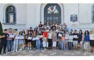 Cristian Gentea: ”45 de tineri se întorc în orașele lor cu experiențe frumoase și prietenii noi!” 29 Sursă foto: Facebook Primăria Municipiului Pitești.