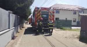 pompieri incendiu - (VIDEO) O casă din Ștefănești a izbucnit în flăcări! Intervin pompierii!