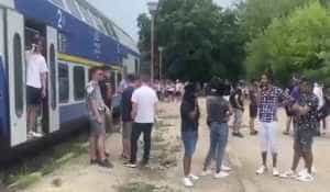Tragedie în gara Eforie Sud! Un bărbat a fost lovit de tren, în timp ce trecea liniile cu căștile pe urechi! 1 TREN - Tragedie în gara Eforie Sud! Un bărbat a fost lovit de tren, în timp ce trecea liniile cu căștile pe urechi!