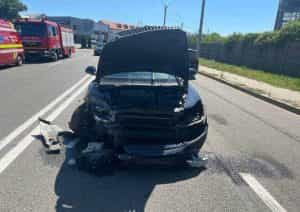 accident1 e1690539253135 - Accident rutier cu 2 mașini în Pitești! Intervine SMURD!
