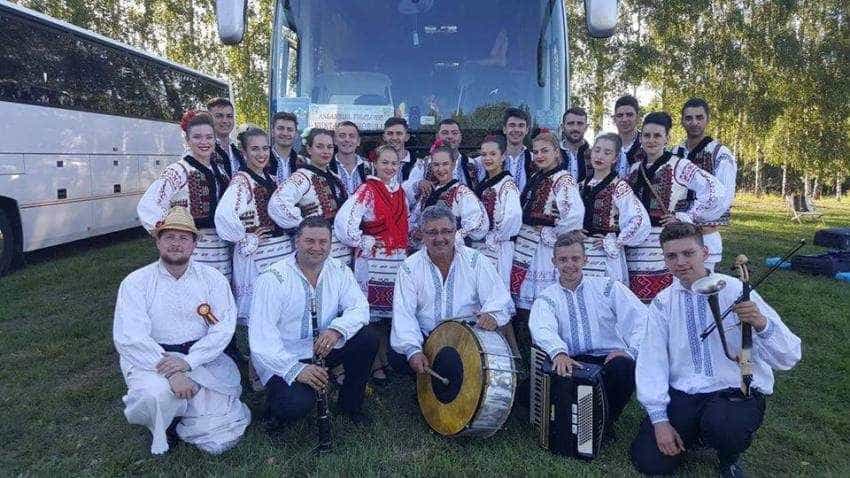 Ansamblul Folcloric „Nuntașii Bihorului“ din Oradea Ansamblul Folcloric „Nuntașii Bihorului“ din Oradea