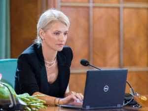 Deputata Alina Gorghiu: „România are nevoie de toți oamenii ei – și de cei plecați, și de cei rămași” 1 Din editia tiparita