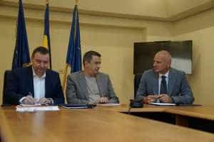 A fost semnat contractual pentru finalizarea lucrărilor de construcție ale tronsonului I din Drumul Expres Craiova - Pitești! 14 Sură foto: Facebook Cristian Pistol.