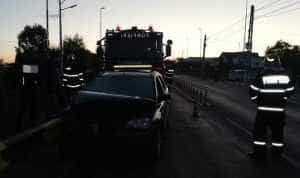 90017685 e09d 44fc b211 e0c4e5d701c3 - Accident în Mioveni! A intrat cu mașina în glisiera de protecție a căii ferate