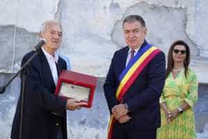 Sergiu George Rizescu - ”Cetățean de onoare al municipiului Pitești” 2  Sursă foto: Facebook Primăria Municipiului Pitești.