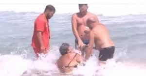 Inconștiență din partea unei femei la Eforie Nord! A intrat în apă cu cadrul ajutător de mers și a fost la un pas să se înece 1 2023 08 16 - Inconștiență din partea unei femei la Eforie Nord! A intrat în apă cu cadrul ajutător de mers și a fost la un pas să se înece