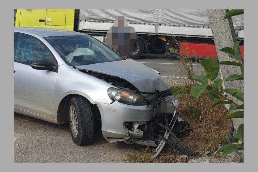 masina in stalp masina in stalp