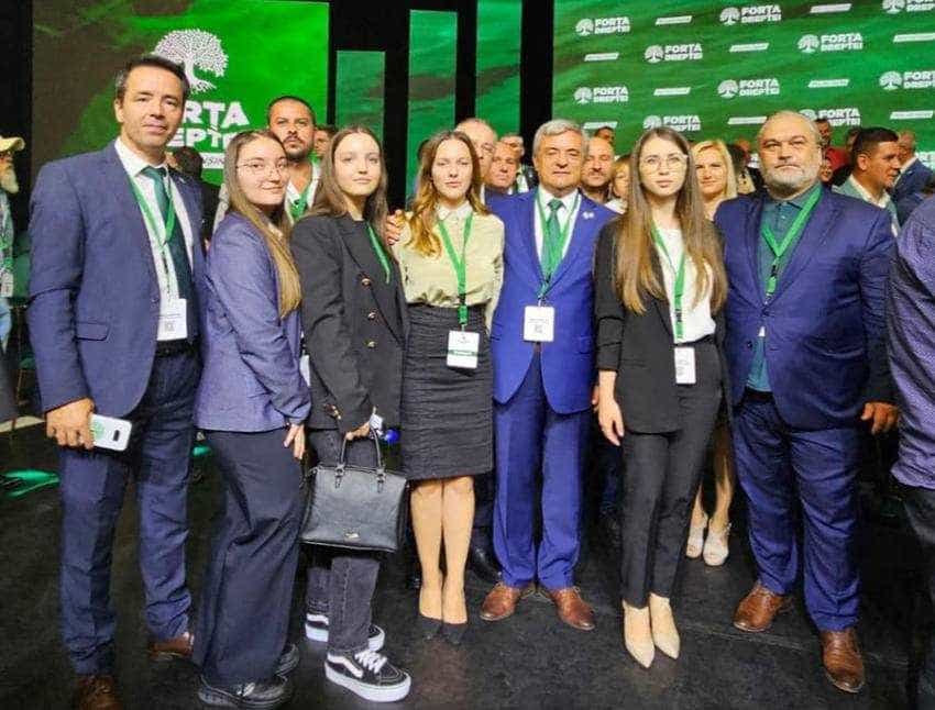 miutescu a la conferita nationala a fortei dreapta deschidere Sursă foto: Facebook Adrian Miutescu.