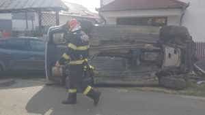 3aeda5d4 1a9a 432f b9f3 5d7b59fee39a - Argeș: Impact violent între două mașini! Una dintre ele s-a răsturnat