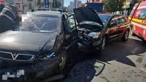 accident 2 - Accident rutier cu victimă încarcerată în centrul Piteștiului!