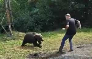 Și-a riscat viața pentru o poză. Turist polonez atacat de urs, pe Transfăgărășan 17 2023 09 01 - Și-a riscat viața pentru o poză. Turist polonez atacat de urs, pe Transfăgărășan