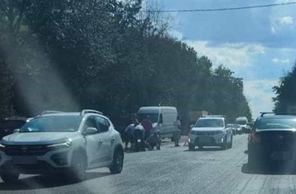 Bărbat căzut pe stradă