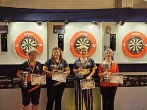 MIOVENI. Giulia Olteanu, polițist local - campioană națională la Darts! 3 campioana la darts