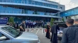 (Video) Mădălin Zamfir, fostul purtător de cuvânt al IPJ Argeș condus azi pe ultimul drum! 2 WhatsApp Image 2023 09 03 at 14.31.50 - (Video) Mădălin Zamfir, fostul purtător de cuvânt al IPJ Argeș condus azi pe ultimul drum!