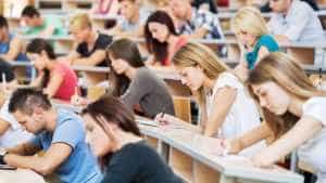 MASTER GRATUIT pentru tinerii din Mioveni! 1 master Mioveni