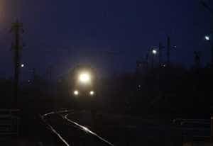 Bărbat lovit de tren în zona CNCD Pitești! 1 tren lovit de o masina in gara roman - Bărbat lovit de tren în zona CNCD Pitești!