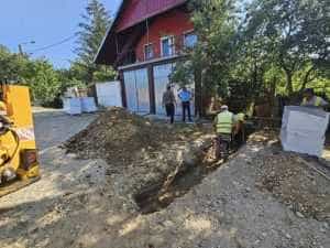 În Ștefănești. Lucrări la podețul de pe strada Florilor 1 Sursă foto: Facebook Nicolae Velcea.