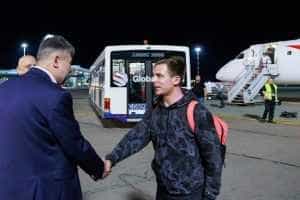 Unul dintre pompierii răniți la Crevedia și tratați în străinătate, a revenit în țară 27 77577548 d16a 4fcd 9aa4 ff2032bbe686 - Unul dintre pompierii răniți la Crevedia și tratați în străinătate, a revenit în țară