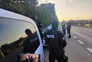 Controale rutiere politie - Șofer din Vâlcea, prins în Argeș cu numere de înmatriculare false pe mașină