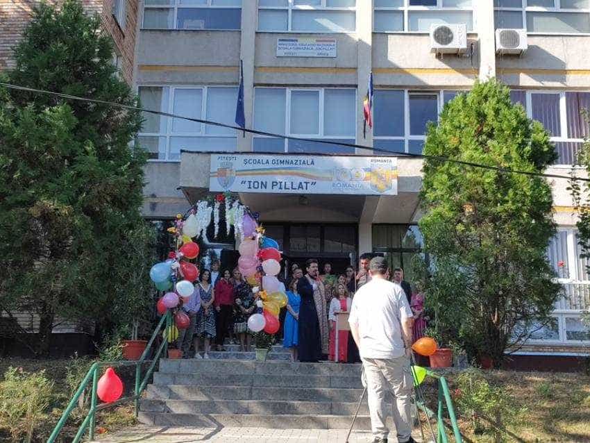 Adrian Miutescu la scoala ion pillat Sursă foto: Facebook Adrian Miutescu