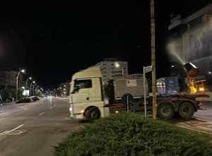 În Pitești. O nouă acțiune de dezinsecție împotriva țânțarilor și căpușelor! 1 Sursă foto: Facebook Primăria Municipiului Pitești.