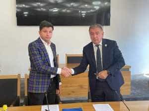 Pitești. A fost semnat proiectul de renovare energetică a clădirii primăriei 1 Sursă foto: Facebook Cristian Gentea.