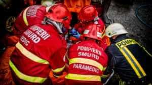 Un accident grav a avut loc între două TIR-uri şi un microbuz pe Valea Oltului! 1 smurd - Un accident grav a avut loc între două TIR-uri şi un microbuz pe Valea Oltului!