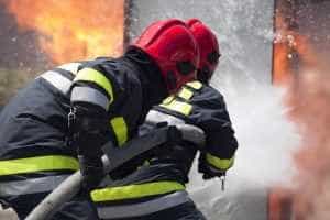 Incendiu la o hală din Căteasca 1 pompieri