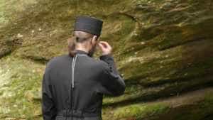 calugari - Caz șocant! Călugăr arestat pentru tentativă de viol!